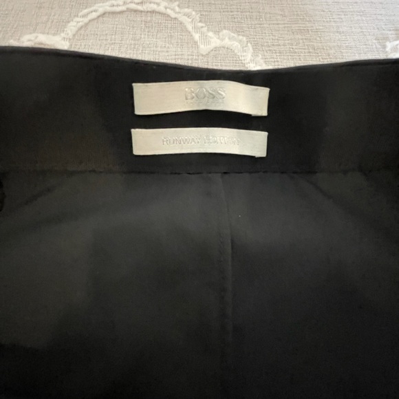 BOSS Runway Edition Intricate Sheer Overlay Black Pencil Skirt Size 4 - Picture 5 of 5